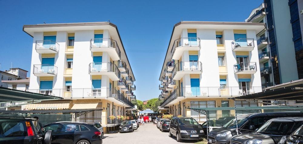 Hotel Azzorre Лидо ди Йезоло Екстериор снимка