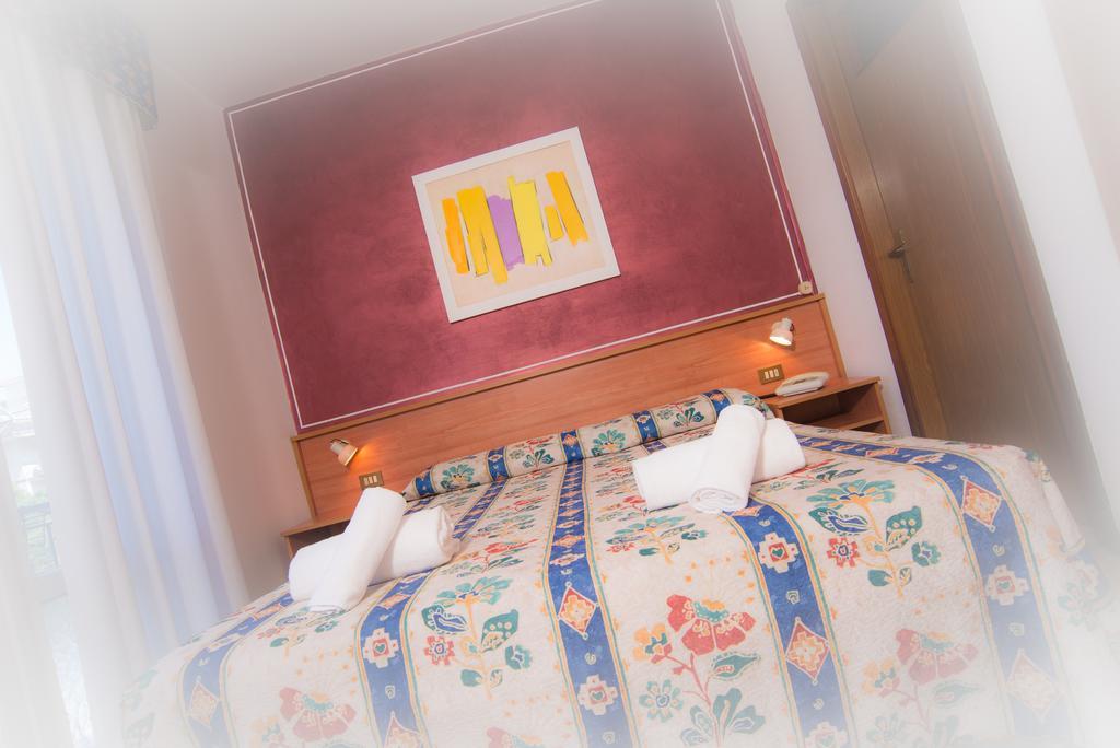 Hotel Azzorre Лидо ди Йезоло Стая снимка