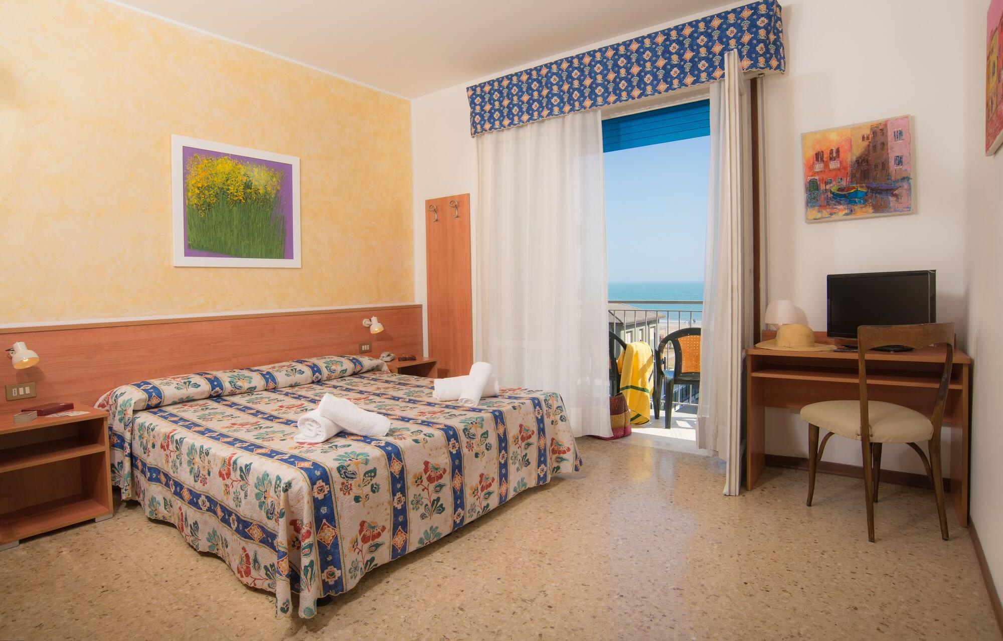 Hotel Azzorre Лидо ди Йезоло Екстериор снимка