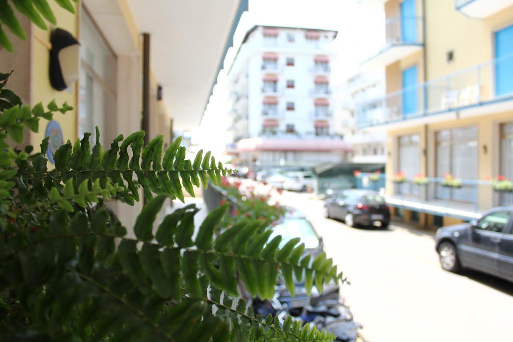Hotel Azzorre Лидо ди Йезоло Екстериор снимка
