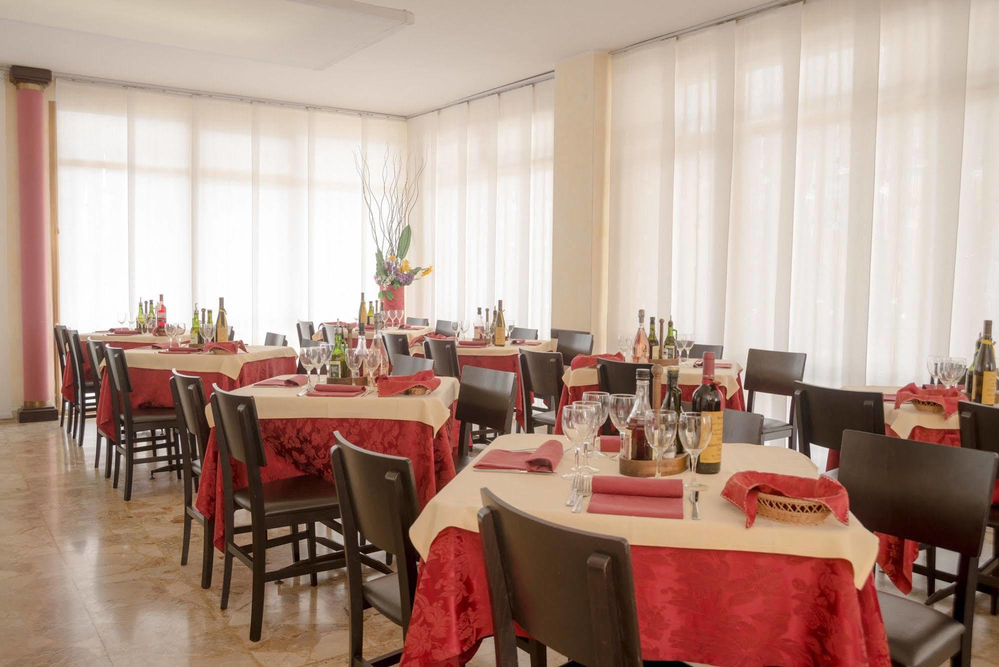 Hotel Azzorre Лидо ди Йезоло Екстериор снимка